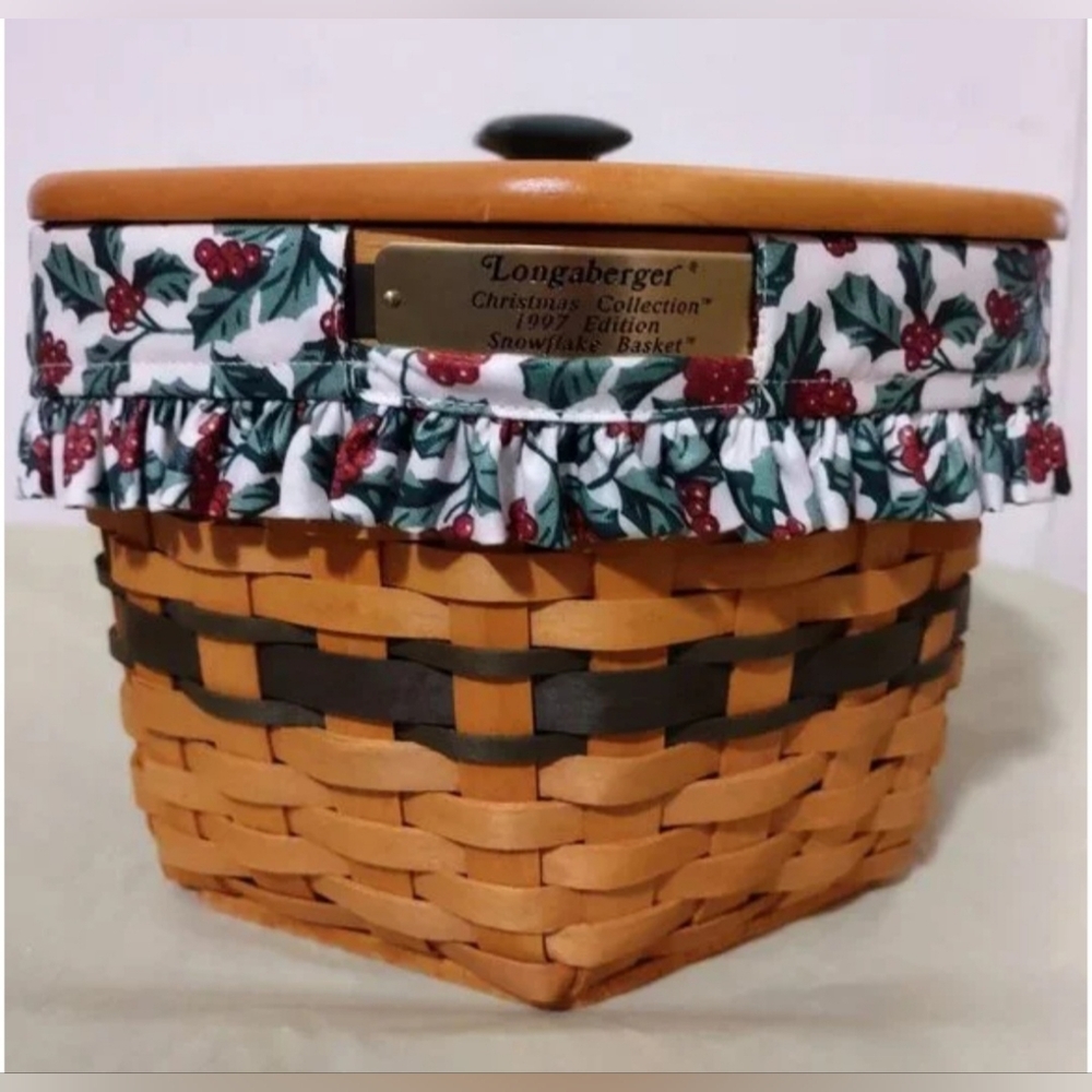 Vintage Longaberger Christmas Collection 1997 Snowflake Basket w/ Holly Fabric - Picture 2 of 6